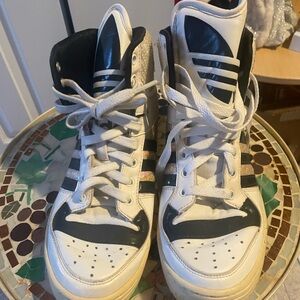 Adidas high cut sneaker